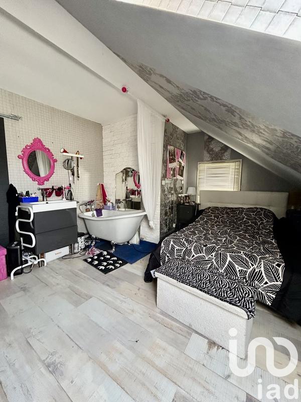 Maison - 95 m² - 5 pièces