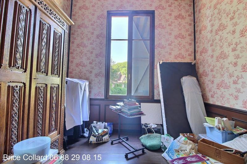 Maison - 230 m² - 8 pièces