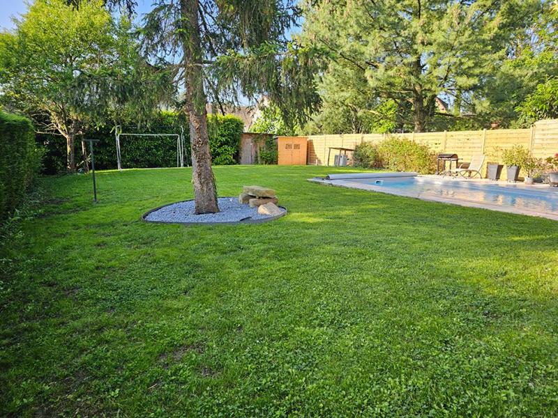 Maison - 205 m² - 7 pièces