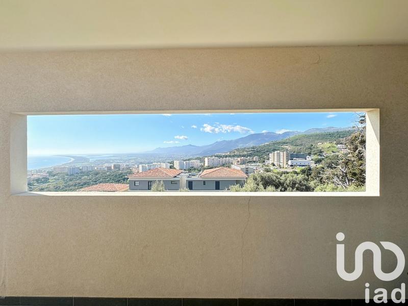 Appartement - 122 m² - 5 pièces