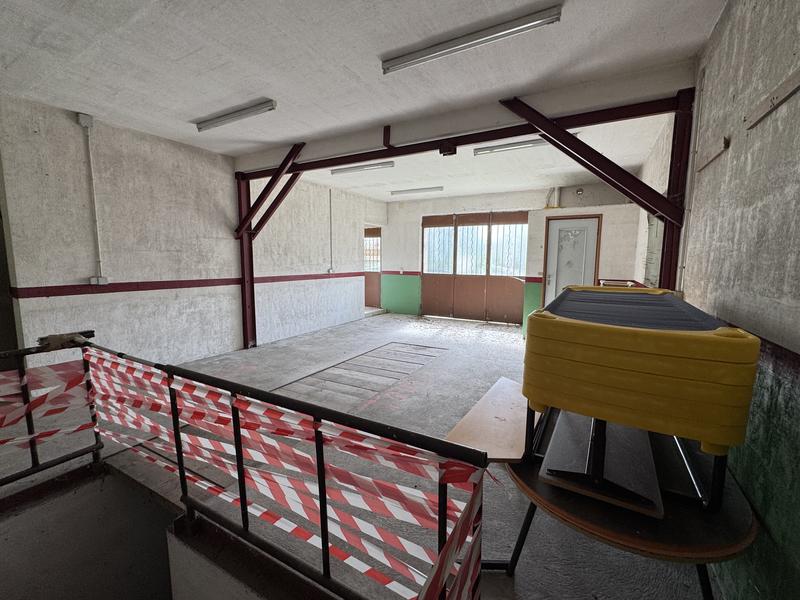 Local commercial - 100 m² - 2 pièces