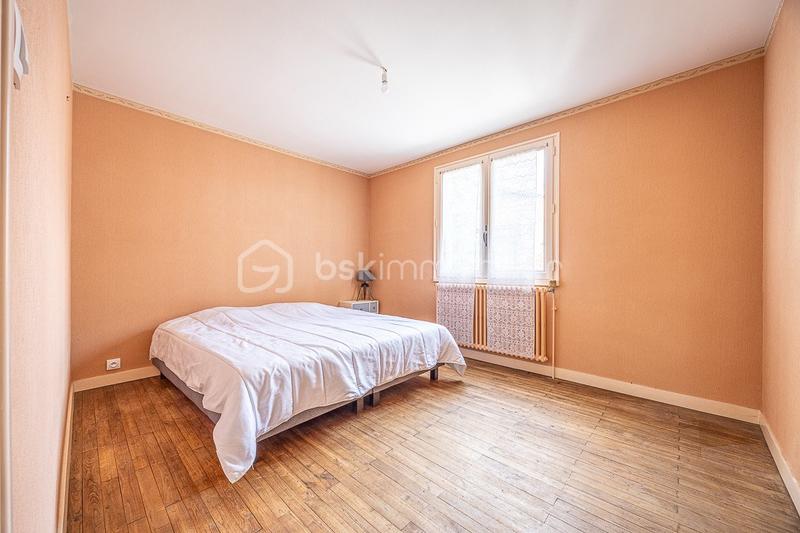 Maison - 93 m² - 7 pièces