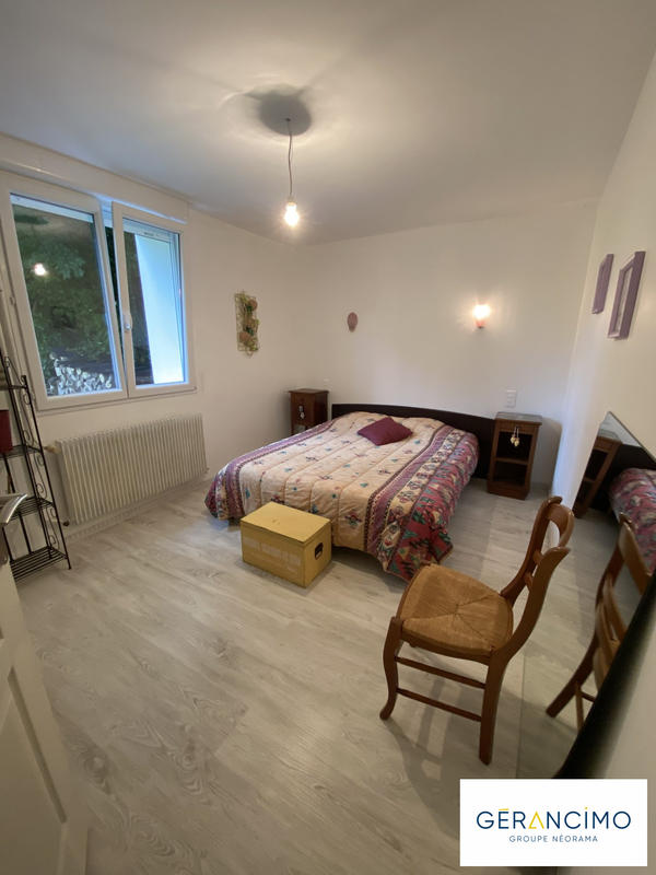 Maison - 216 m² - 8 pièces