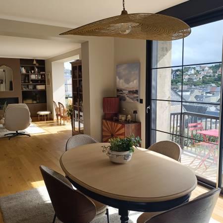 Maison - 275 m² - 9 pièces