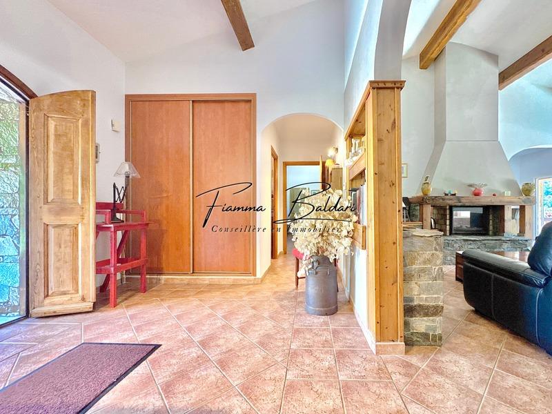 Maison - 269 m² - 7 pièces