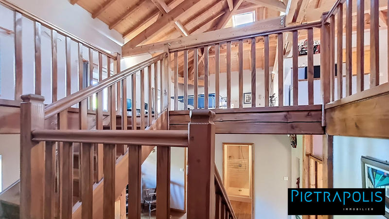 Maison - 220 m² - 6 pièces