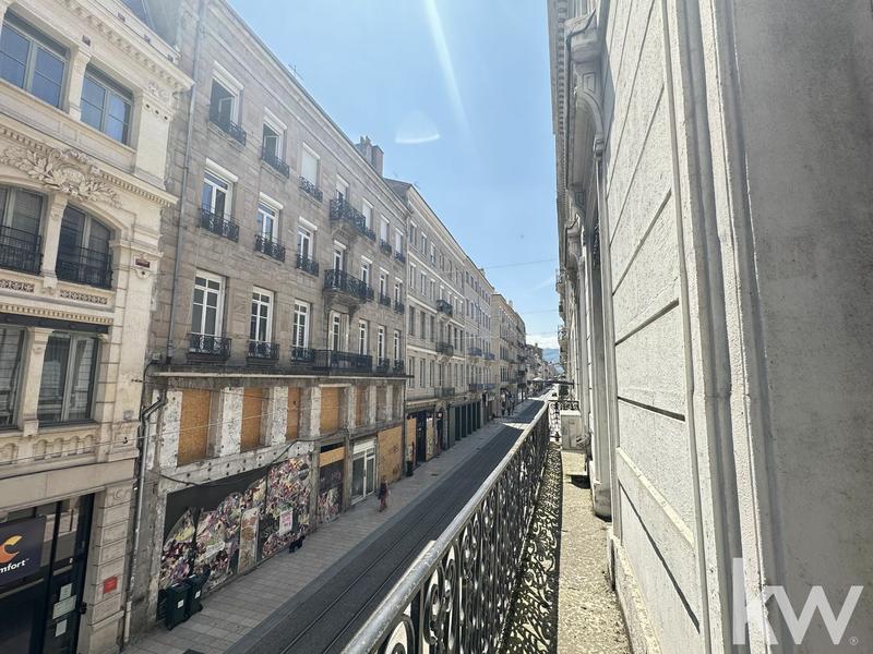 Appartement - 204 m² - 6 pièces