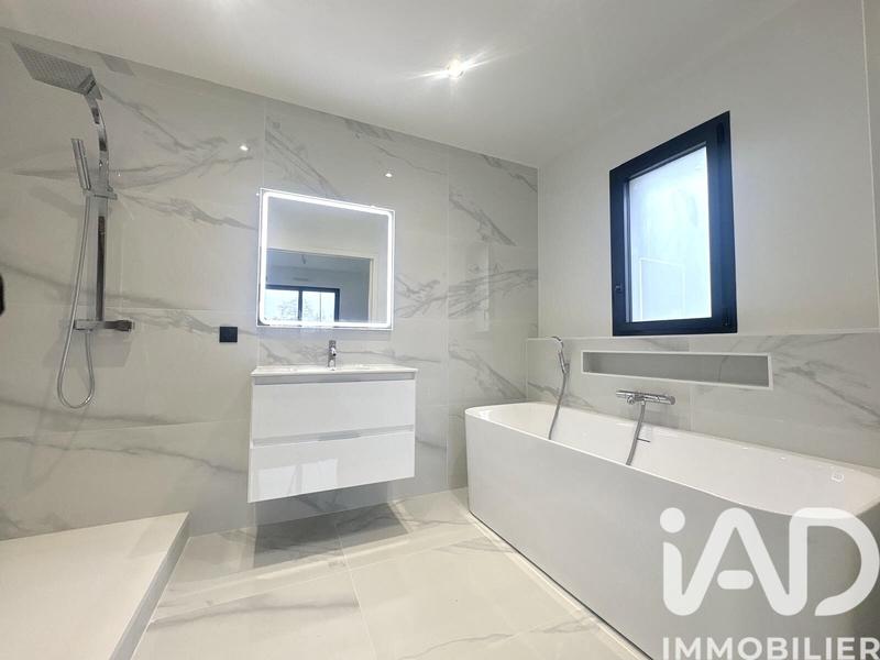 Maison - 142 m² - 5 pièces