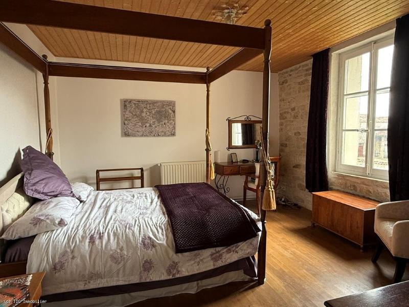 Maison de village - 392 m² - 10 pièces