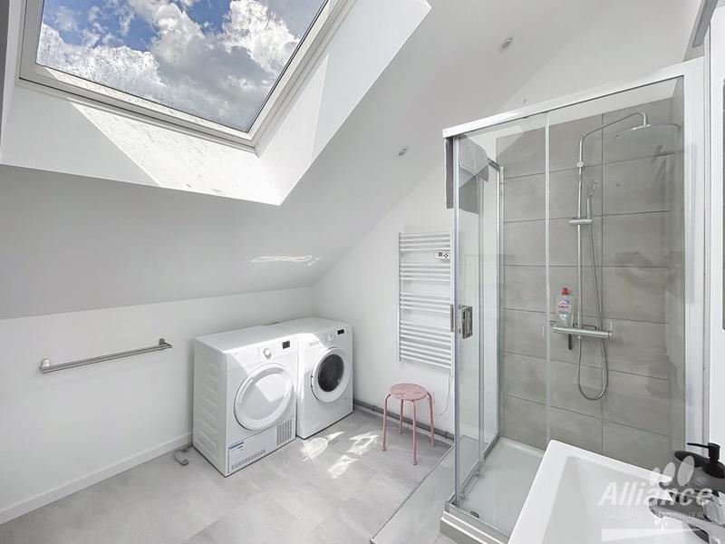 Immeuble - 305 m² - 15 pièces