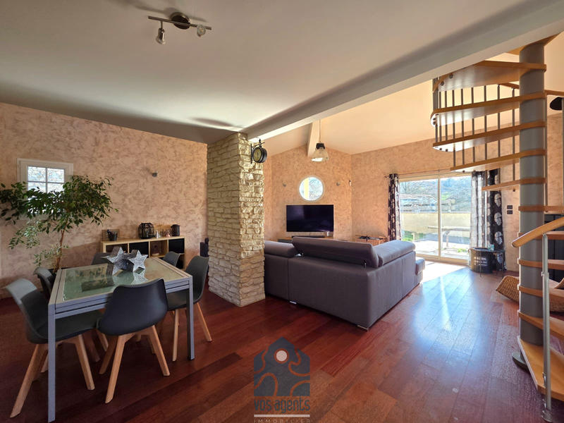 Maison - 150 m² - 4 pièces