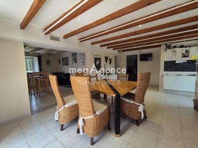 Maison - 172 m² - 8 pièces