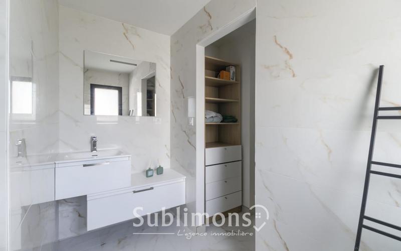 Maison - 192 m² - 7 pièces