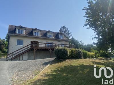 Maison - 217 m² - 8 pièces