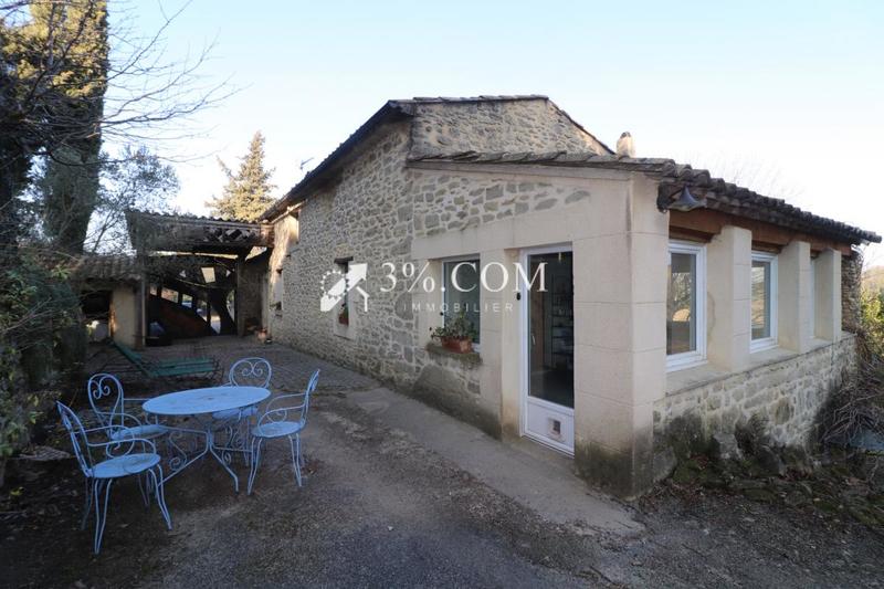 Propriété - 256 m² - 9 pièces