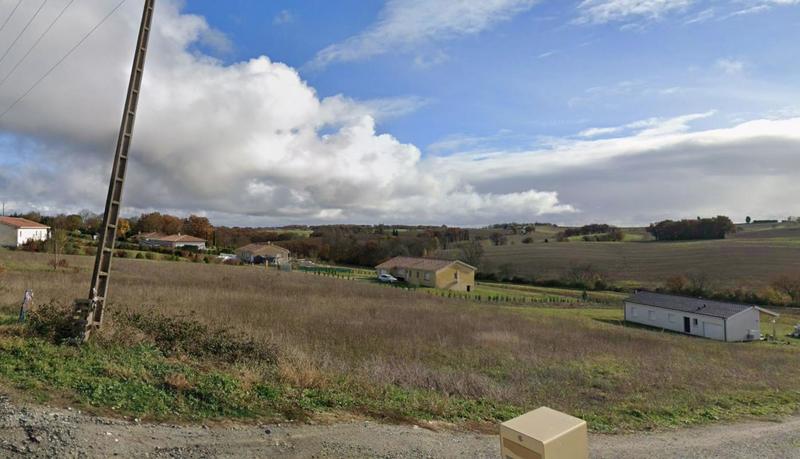Terrain constructible - 2 500 m²