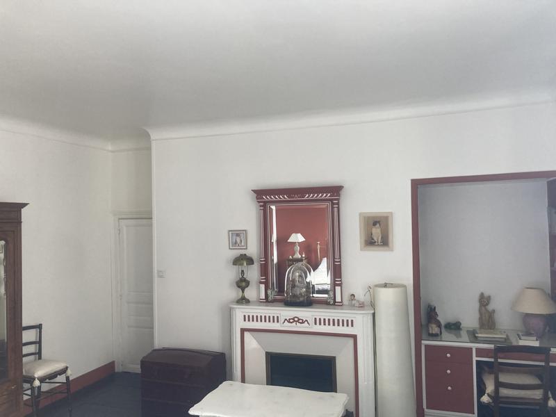 Appartement - 218 m² - 13 pièces