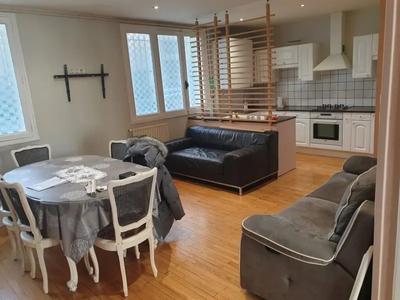 Appartement - 80 m² - 4 pièces