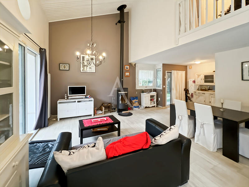 Appartement - 134 m² - 6 pièces