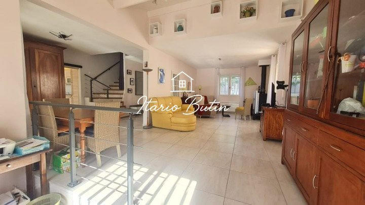 Maison - 152 m² - 6 pièces