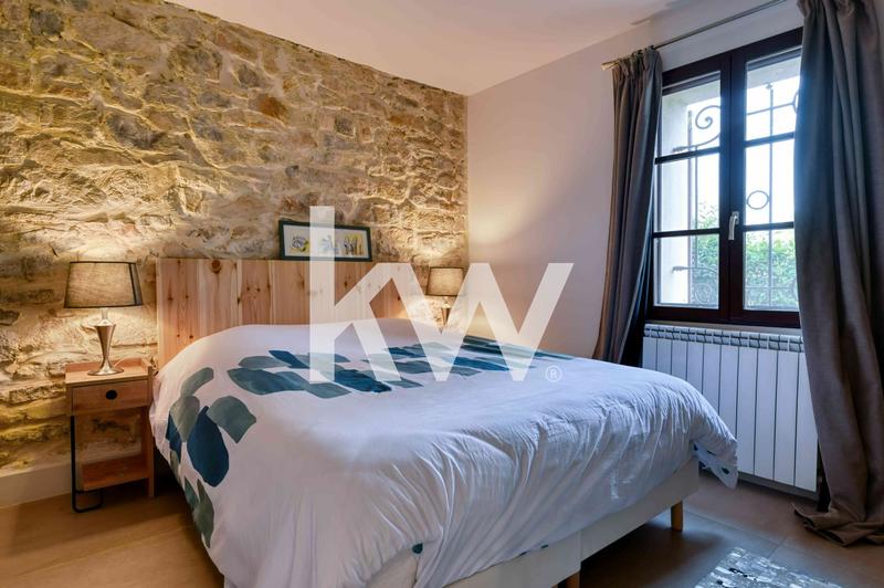 Maison - 166 m² - 6 pièces