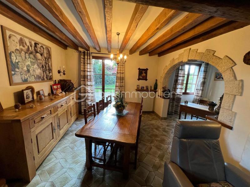 Maison - 250 m² - 10 pièces