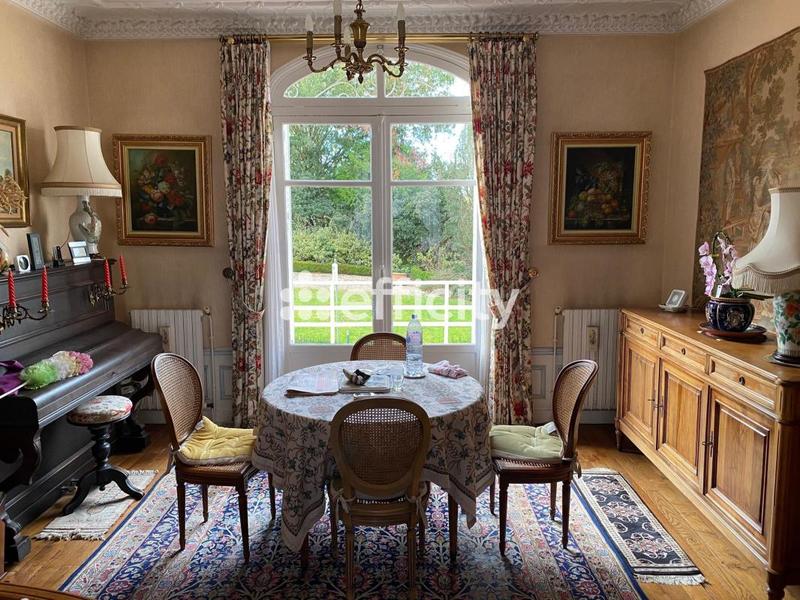 Maison - 165 m² - 6 pièces