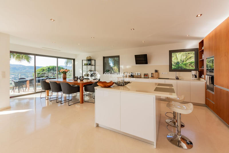 Villa - 250 m² - 7 pièces