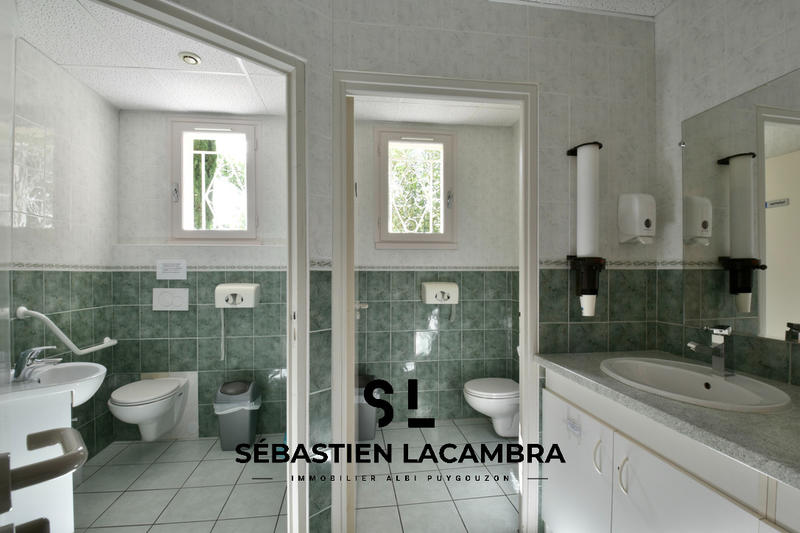 Local commercial - 253 m² - 4 pièces