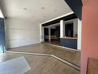 Local commercial - 90 m² - 2 pièces