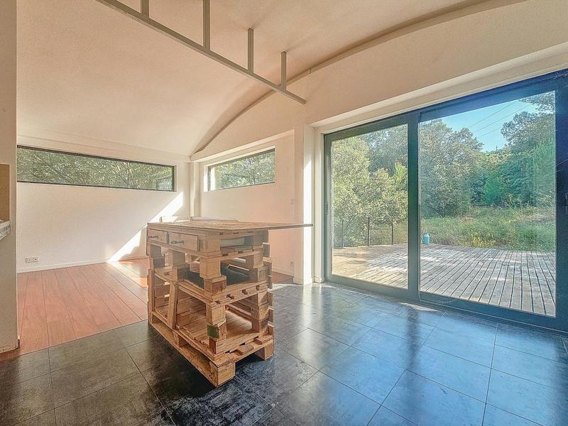 Maison - 260 m² - 9 pièces