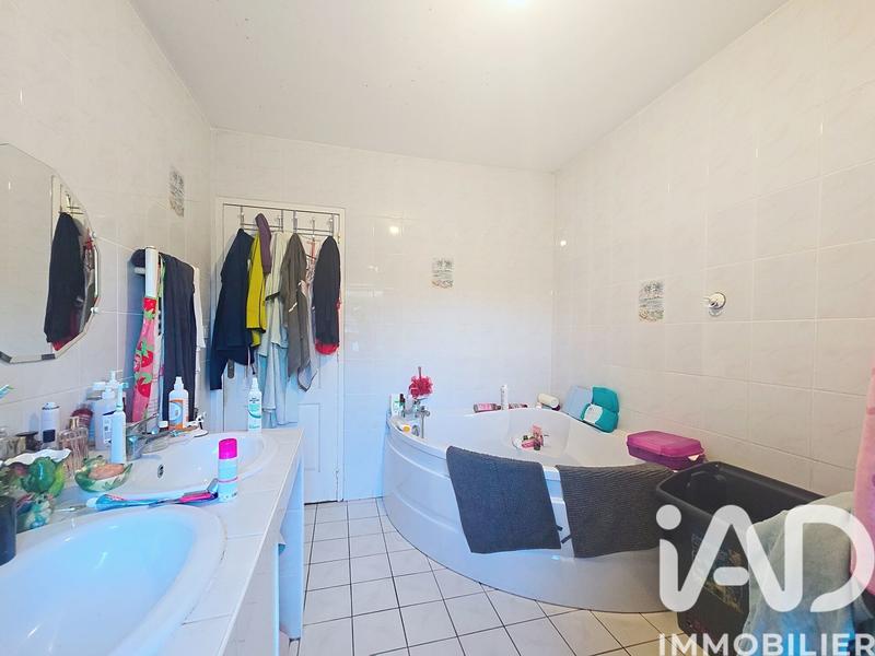Maison - 180 m² - 7 pièces