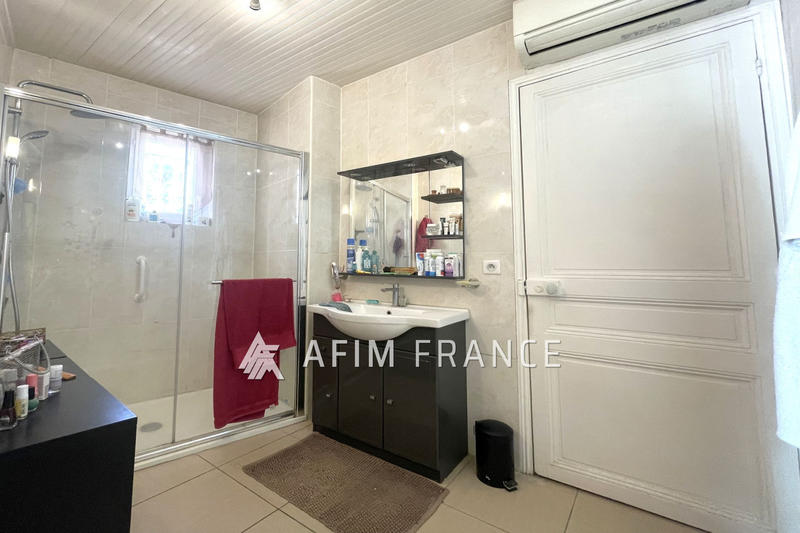 Maison - 212 m² - 7 pièces