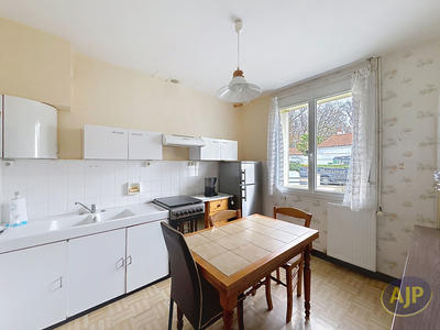 Maison - 77 m² - 5 pièces