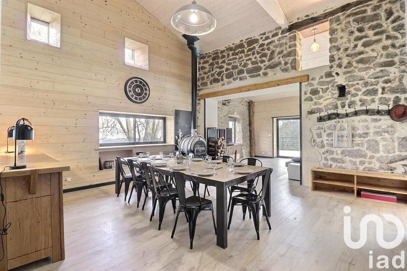 Maison - 215 m² - 6 pièces