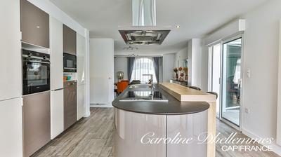 Maison - 263 m² - 7 pièces