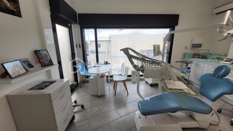 Local commercial - 110 m² - 5 pièces