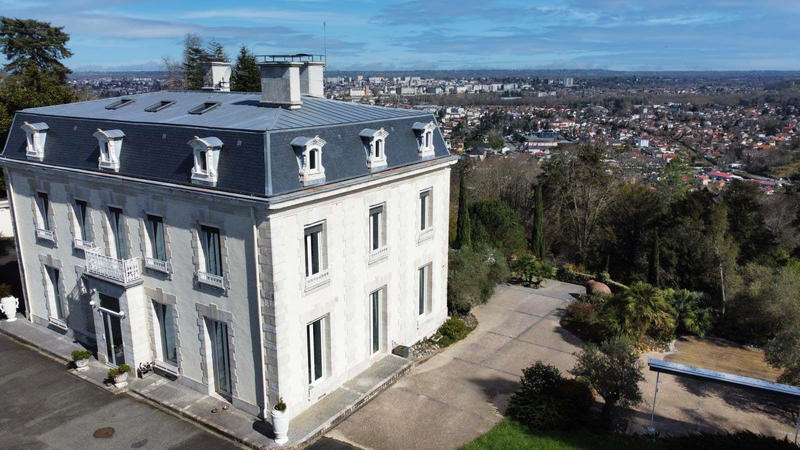Château - 531 m² - 12 pièces