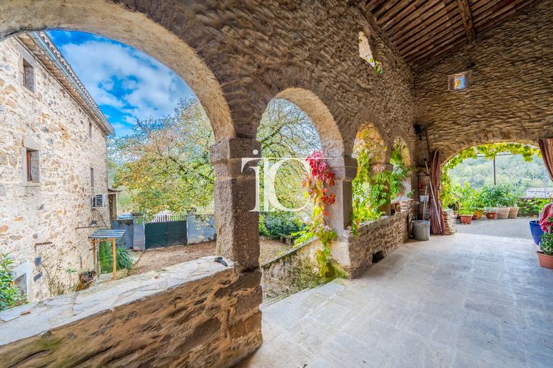 Maison - 302 m² - 8 pièces