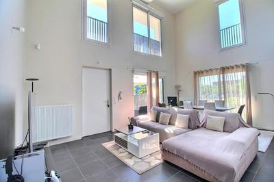 Appartement - 102 m² - 4 pièces