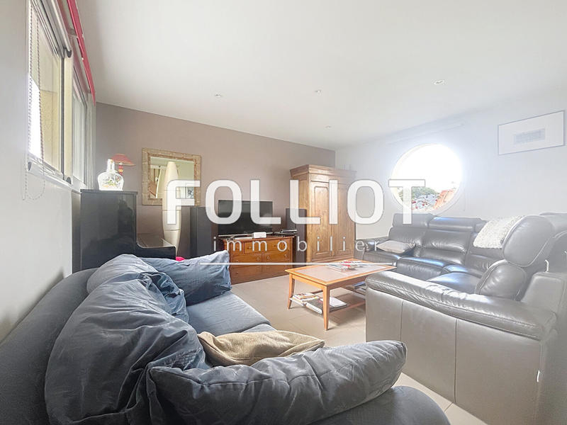 Maison - 188 m² - 9 pièces