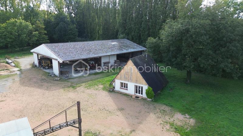 Local d'activité / Entrepôt - 2 600 m² - 10 pièces