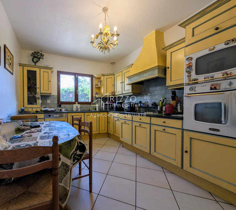 Maison - 165 m² - 6 pièces