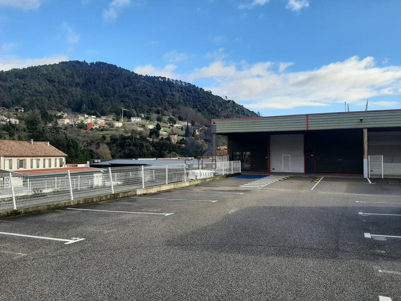 Local commercial - 319 m²