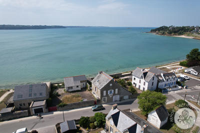 Maison - 207 m² - 7 pièces