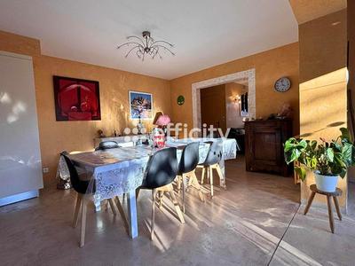 Villa - 174 m² - 8 pièces