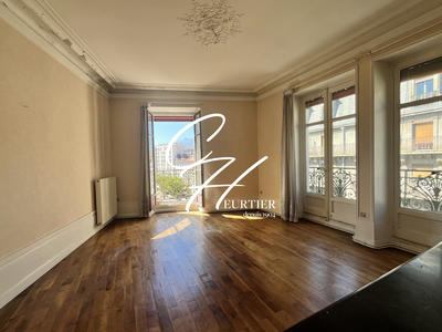 Appartement - 142 m² - 6 pièces