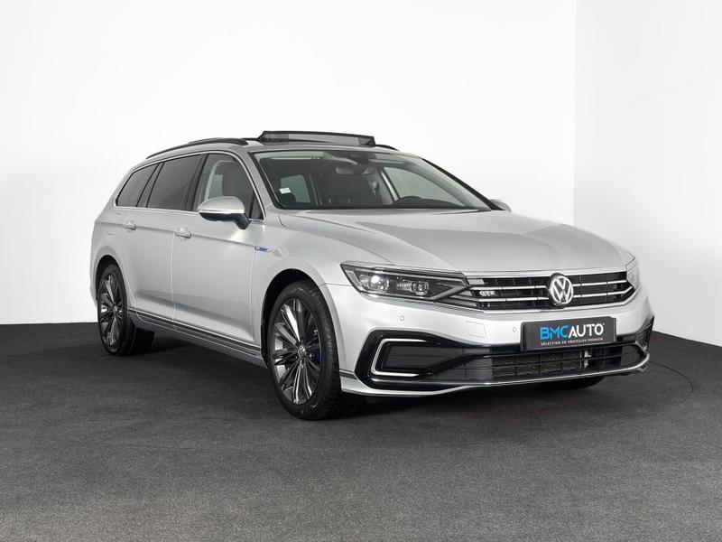 Volkswagen Passat Sw Gte 218ch Dsg Hybride Rechargeable Ja18 T.O Digital Cockpit Regul Acc Camera 3d