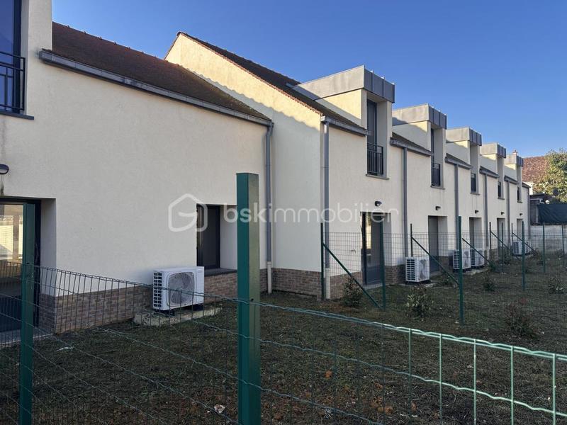 Maison - 827 m² - 35 pièces