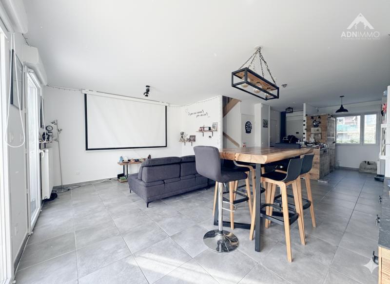 Maison - 92 m² - 4 pièces